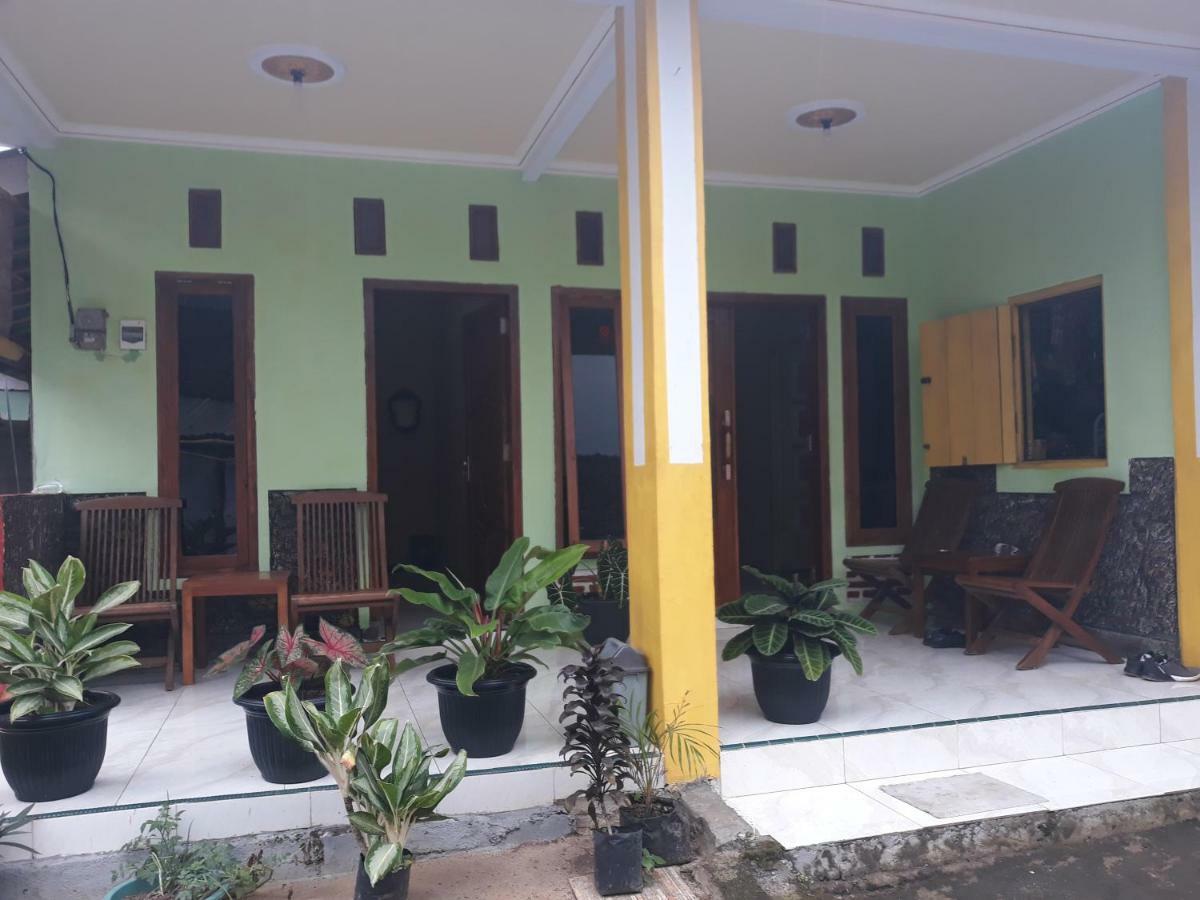 Ijen Mansjestic B&B Tamansuruh Exterior photo